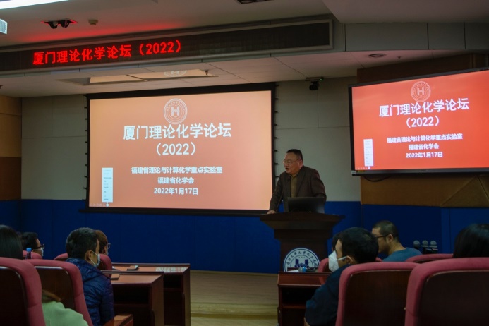 图片包含 室内, 人, 小孩, 人们描述已自动生成 图片包含 室内, 人, 小孩, 人们描述已自动生成